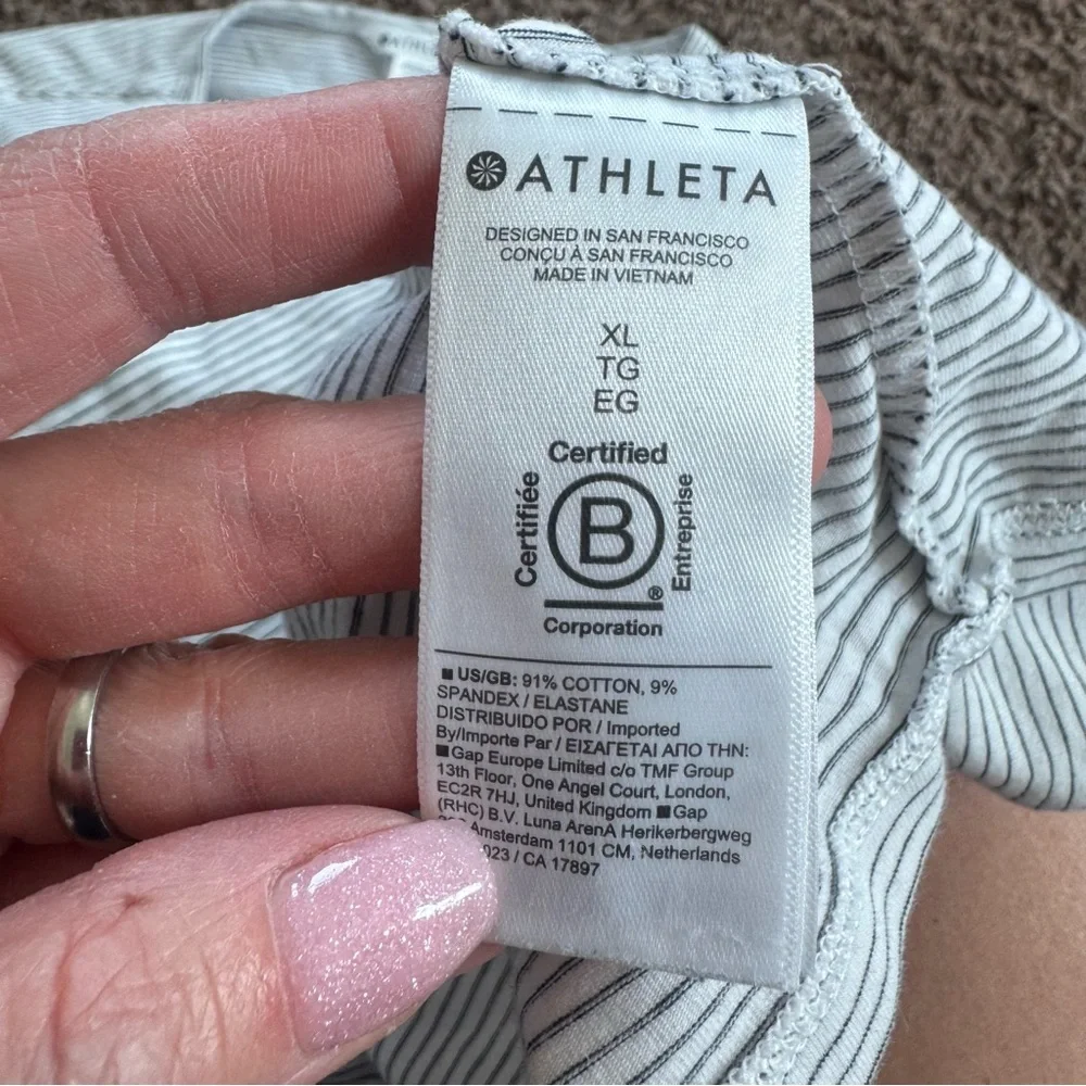 Athleta Essential Tee Relaxed Fit Top Black White Striped Cotton Blend Crop XL - Picture 5 of 8